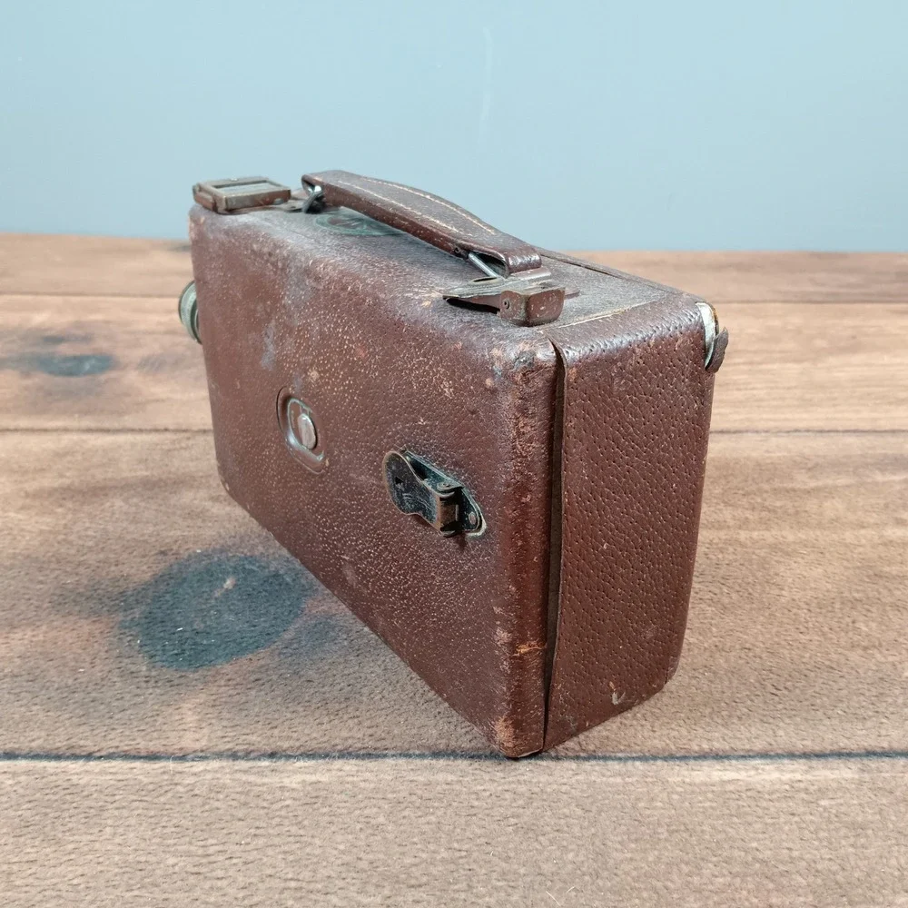 Vintage Eastman Kodak CineKodak Model B 16mm Movie Camera Brown Leather f1.9 Len